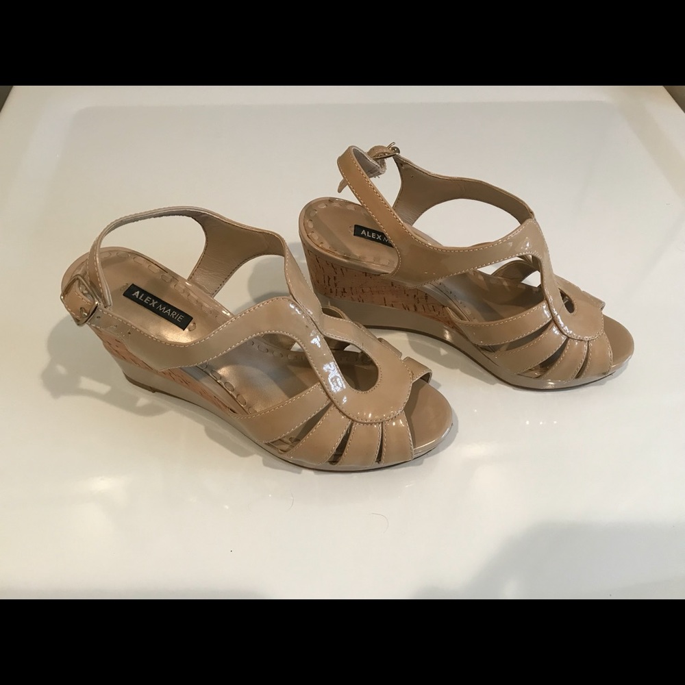 Ladies sandals